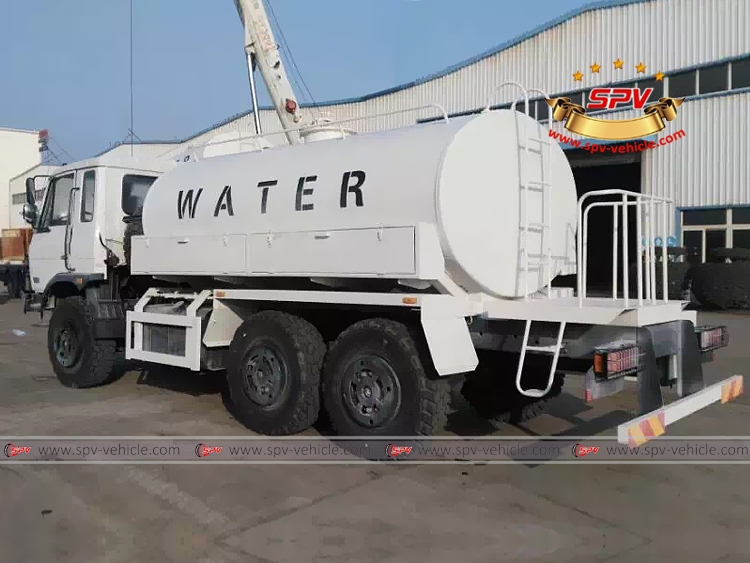 Dongfeng 6X6 drive water bowser-B